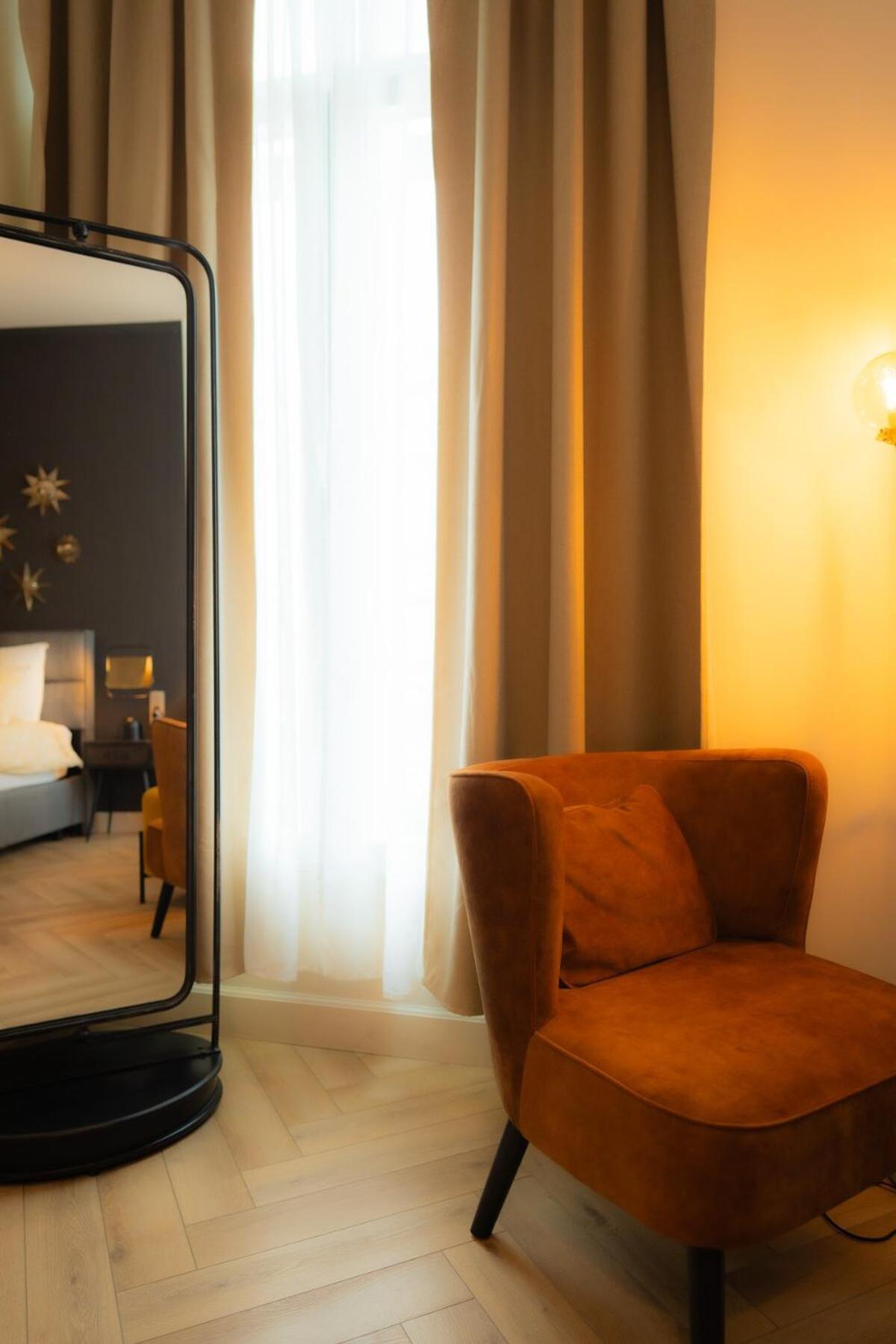 Le Savant Montois - Grand Place Bergen